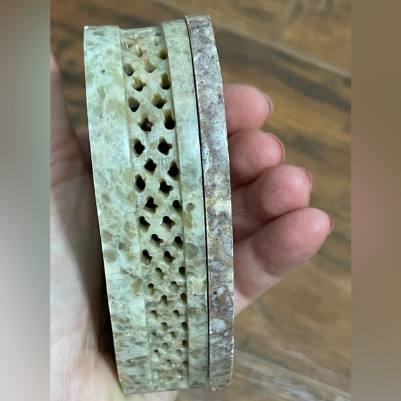 Vintage Soapstone Heart Trinket box Mother of Pearl Inlay & Pierced sides Small - Picture 6 of 7